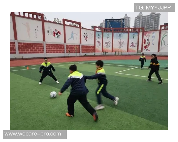 围绕球星足球书包打造校园运动风尚兼具实用与时尚的学生好伙伴